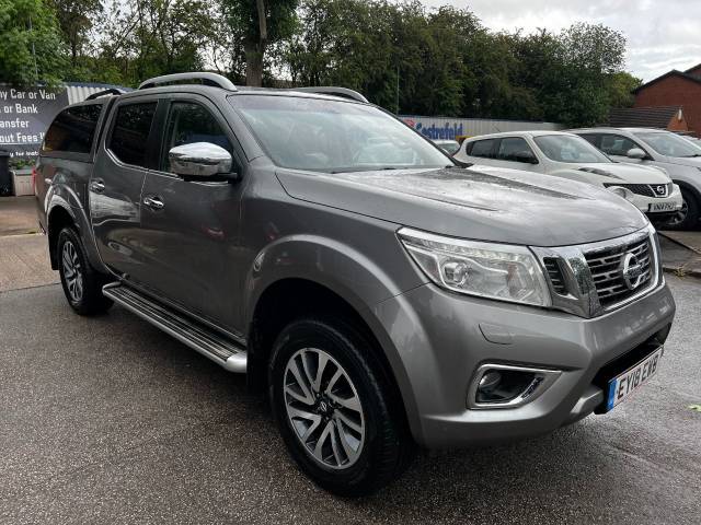 Nissan Navara Double Cab Pick Up Tekna 2.3dCi 190 4WD Auto Pick Up Diesel Grey